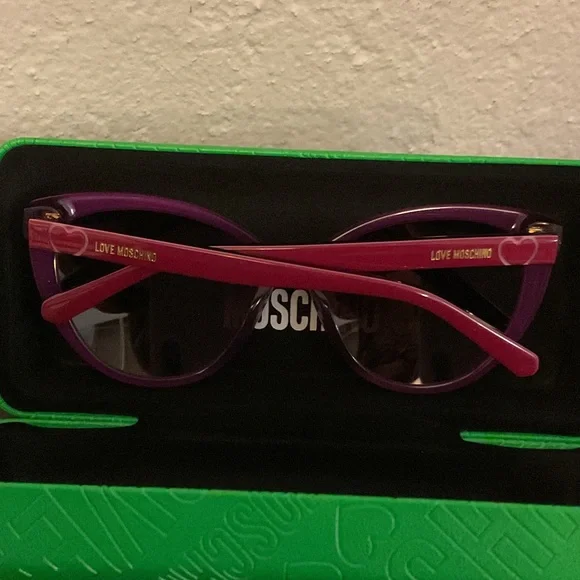 Love Moschino Fuchsia Sunglasses - Picture 3 of 5